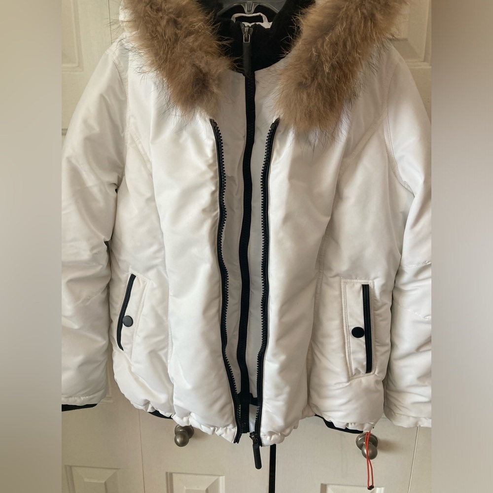 NEW-White Fur-Trimmed Winter Jacket
by Chillax